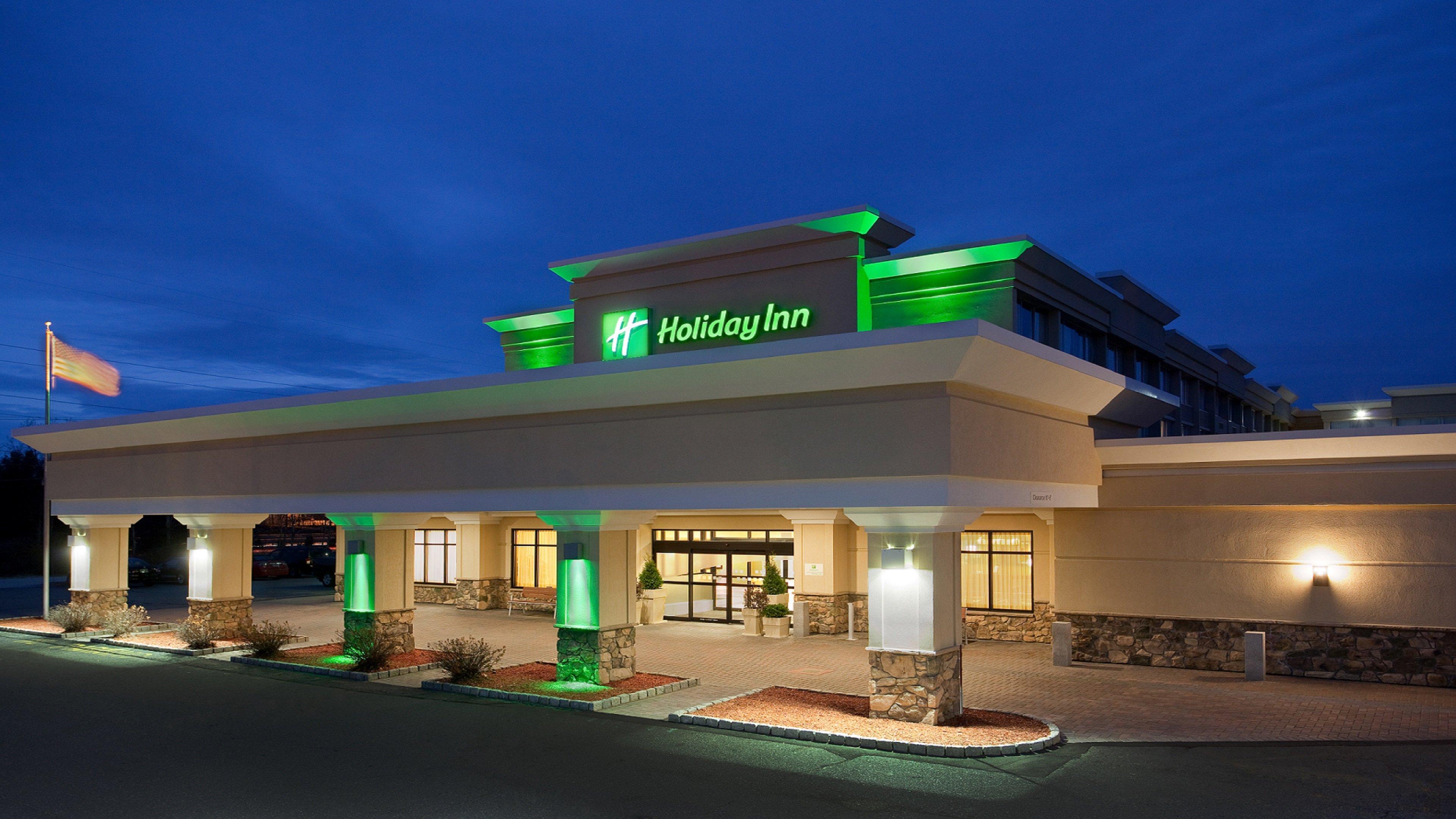 Holiday Inn & Suites Marlborough, An Ihg Hotel Exterior photo
