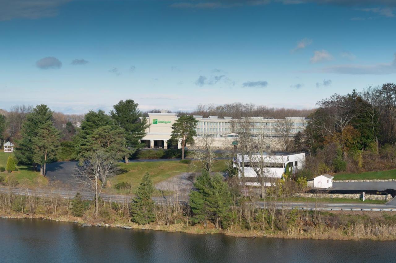 Holiday Inn & Suites Marlborough, An Ihg Hotel Exterior photo