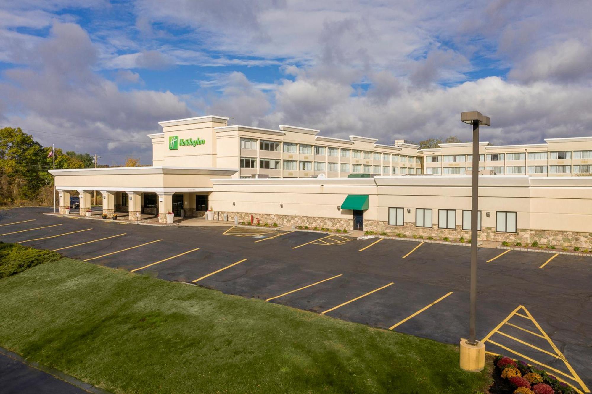 Holiday Inn & Suites Marlborough, An Ihg Hotel Exterior photo