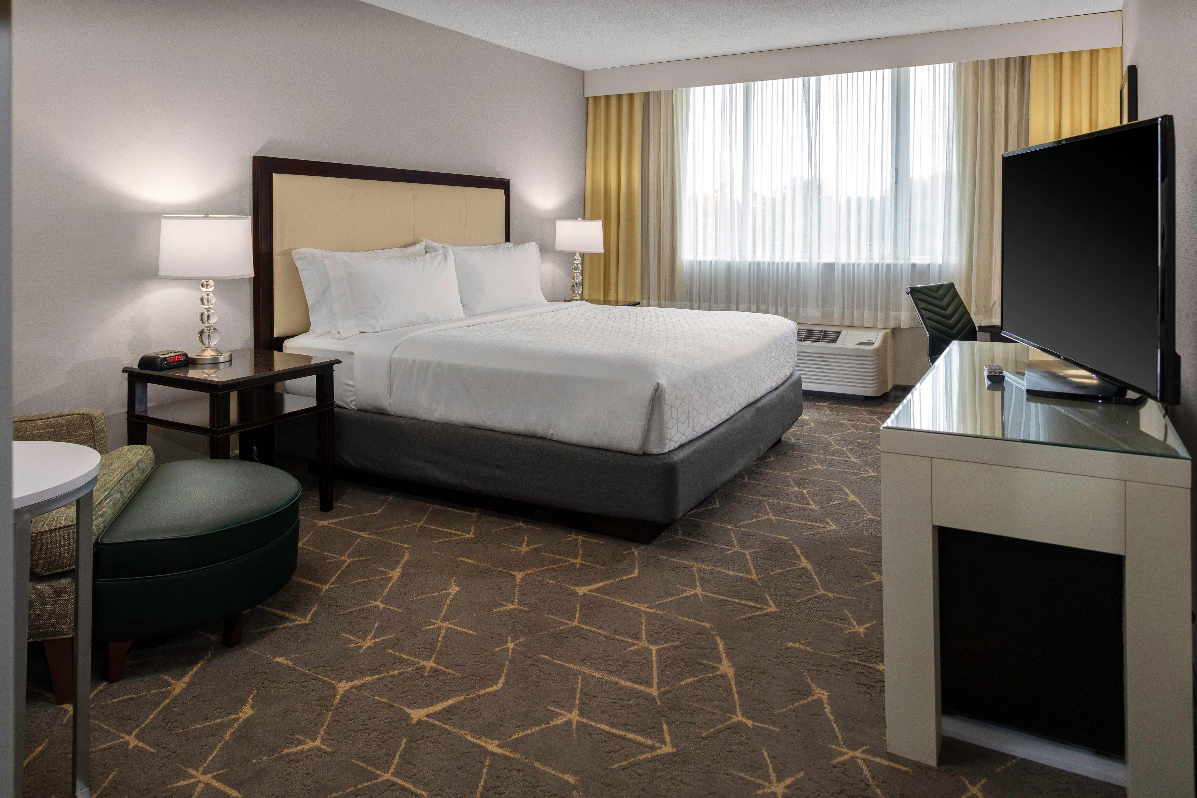 Holiday Inn & Suites Marlborough, An Ihg Hotel Exterior photo