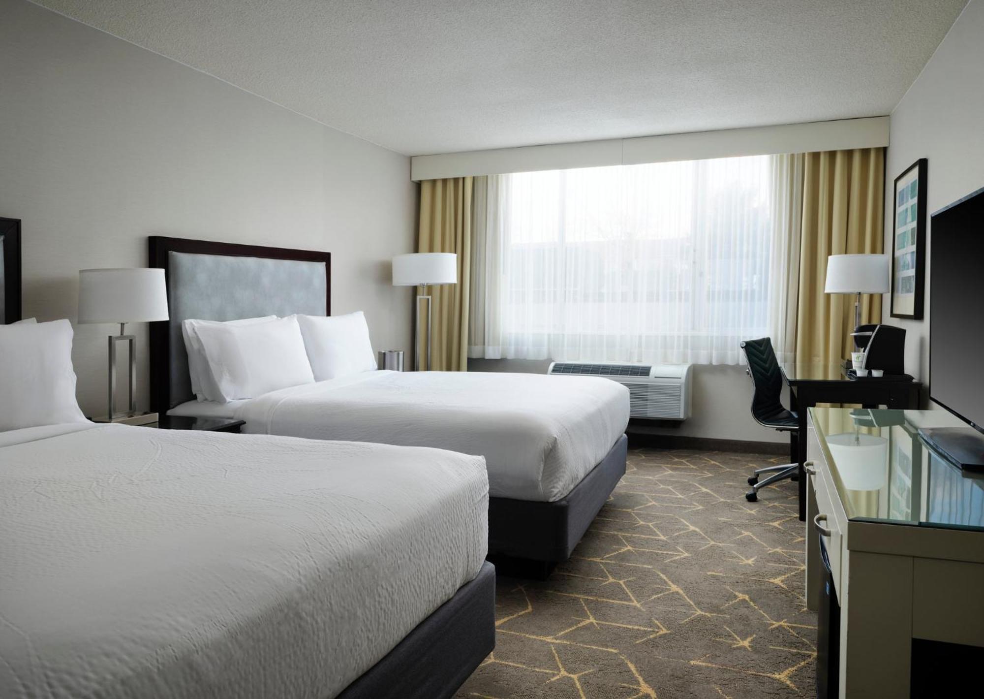 Holiday Inn & Suites Marlborough, An Ihg Hotel Exterior photo
