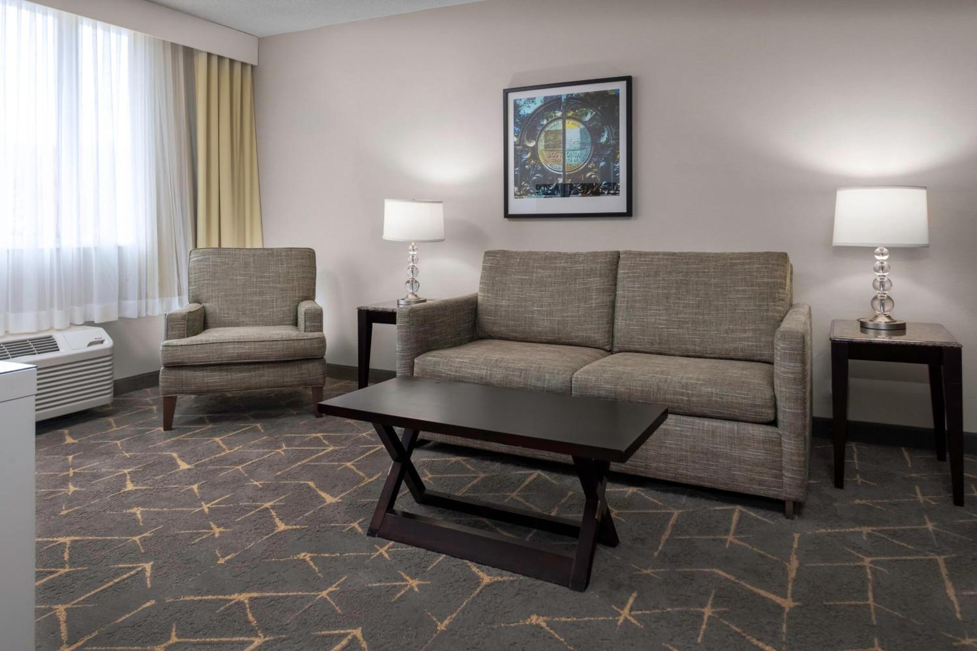 Holiday Inn & Suites Marlborough, An Ihg Hotel Exterior photo