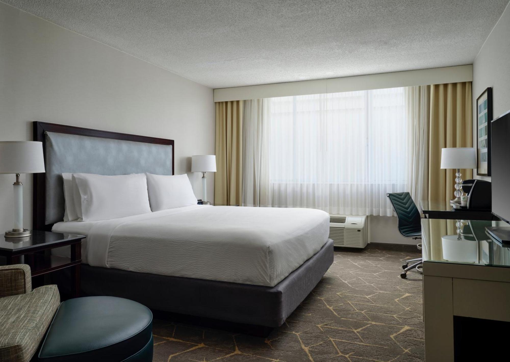 Holiday Inn & Suites Marlborough, An Ihg Hotel Exterior photo