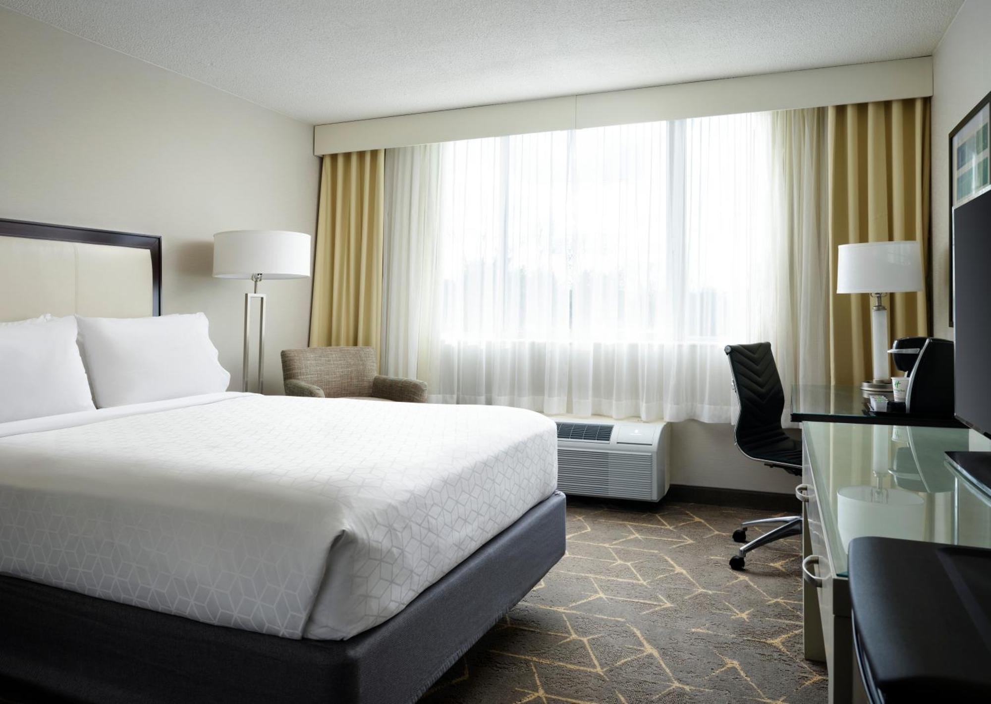 Holiday Inn & Suites Marlborough, An Ihg Hotel Exterior photo