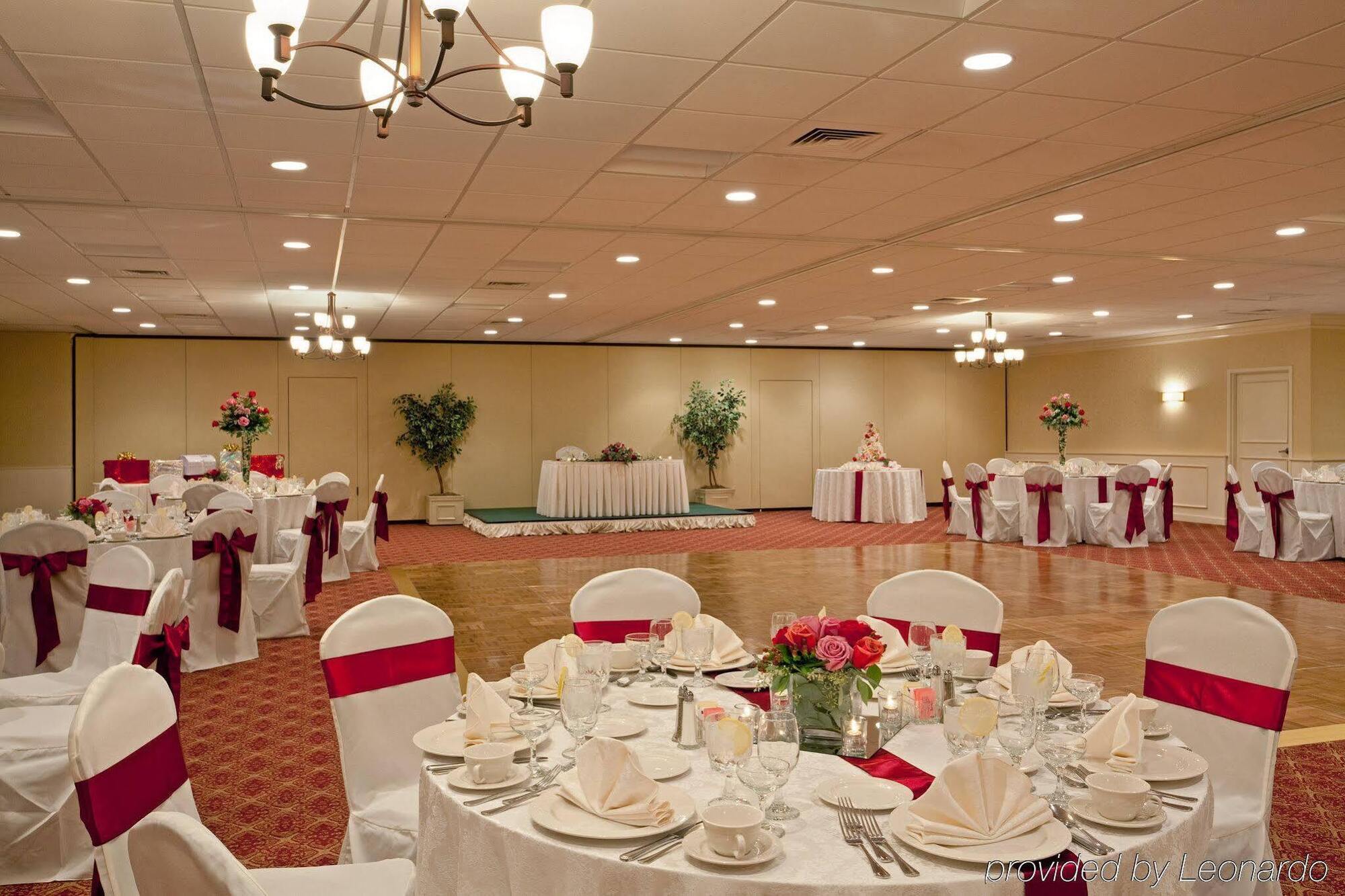 Holiday Inn & Suites Marlborough, An Ihg Hotel Exterior photo